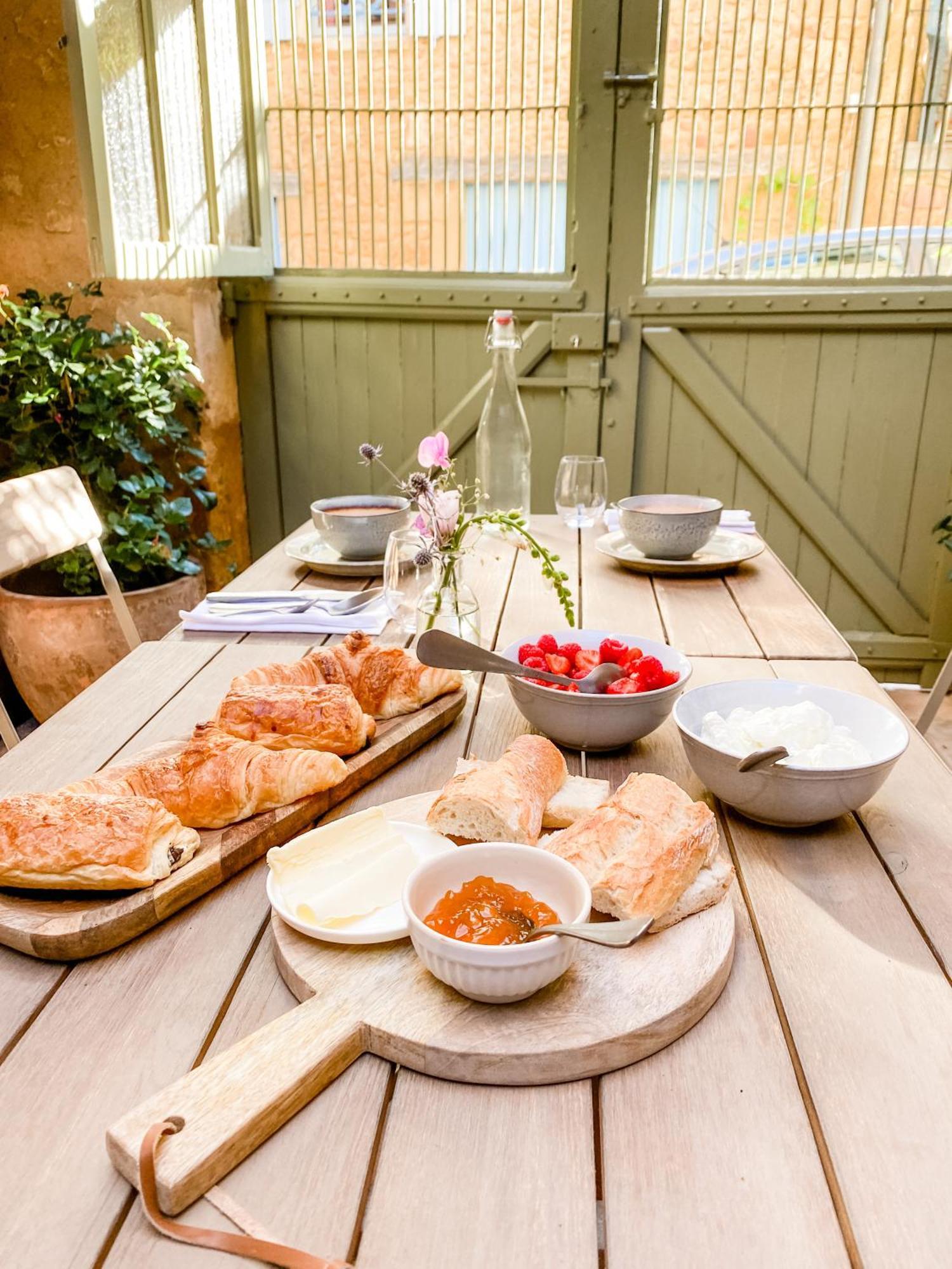 Dix Restaurant & Chambres D'Hotes, Sainte-Alvere, Dordogne 外观 照片